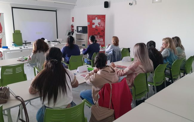 La Diputación de Badajoz imparte formación sobre enfermería geriátrica en Calamonte