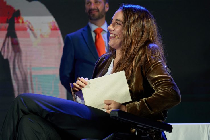 Berta Domínguez, la joven MIR a la que no dejan ejercer como médico de familia por tener una lesión medular