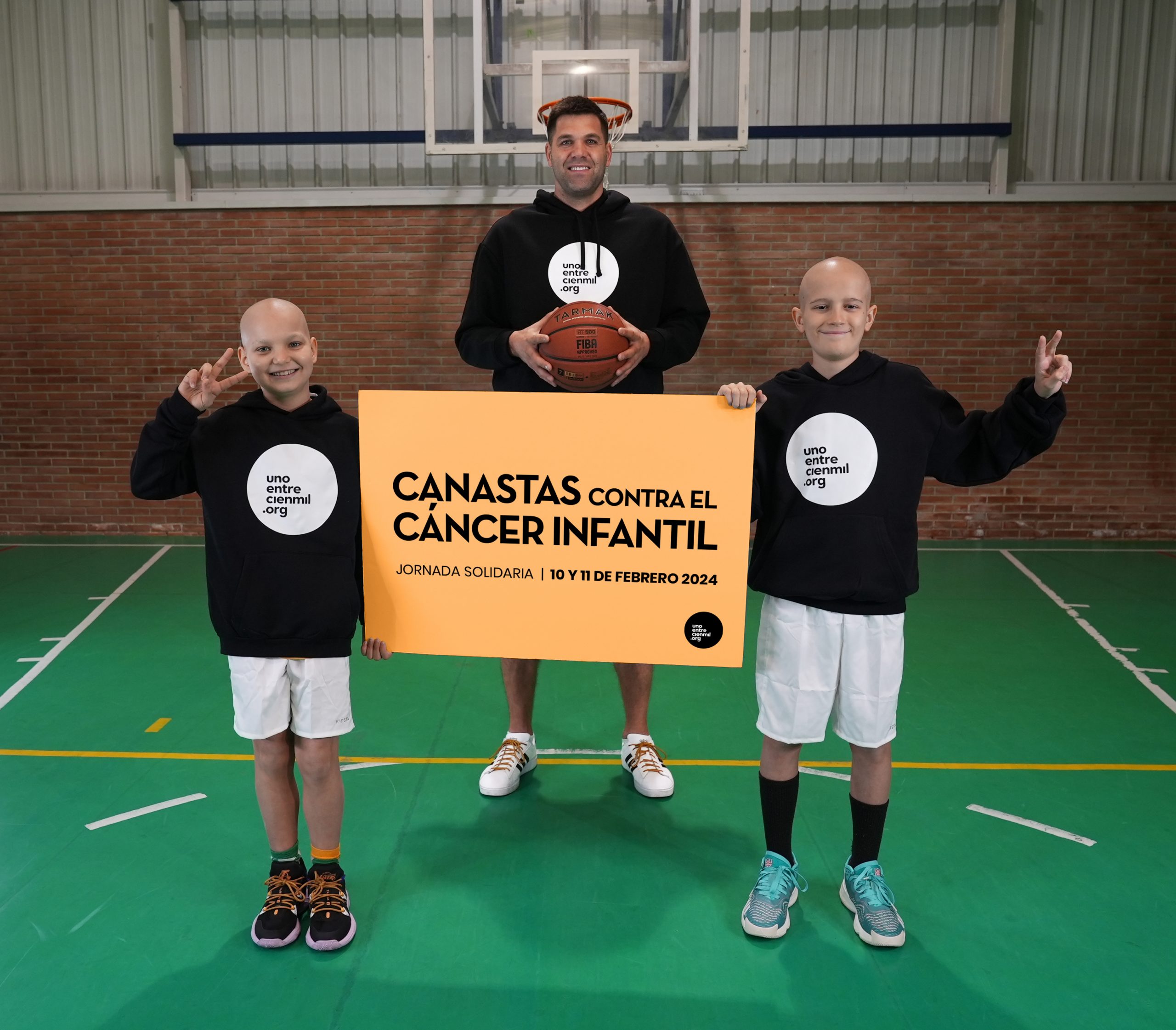 La Fundación Unoentrecienmil desarrolla el programa de sensibilización 'Canastas contra el cáncer infantil'