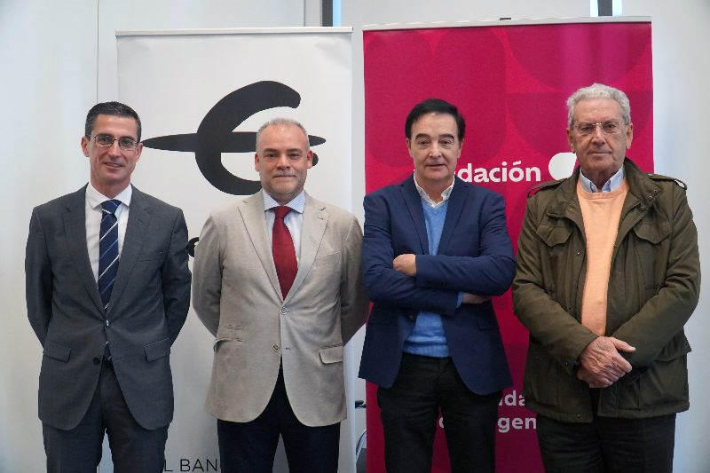 Ibercaja colabora con Cocemfe Badajoz y la Fundación Primera Fila a través de la iniciativa 'Tu dinero con corazón'