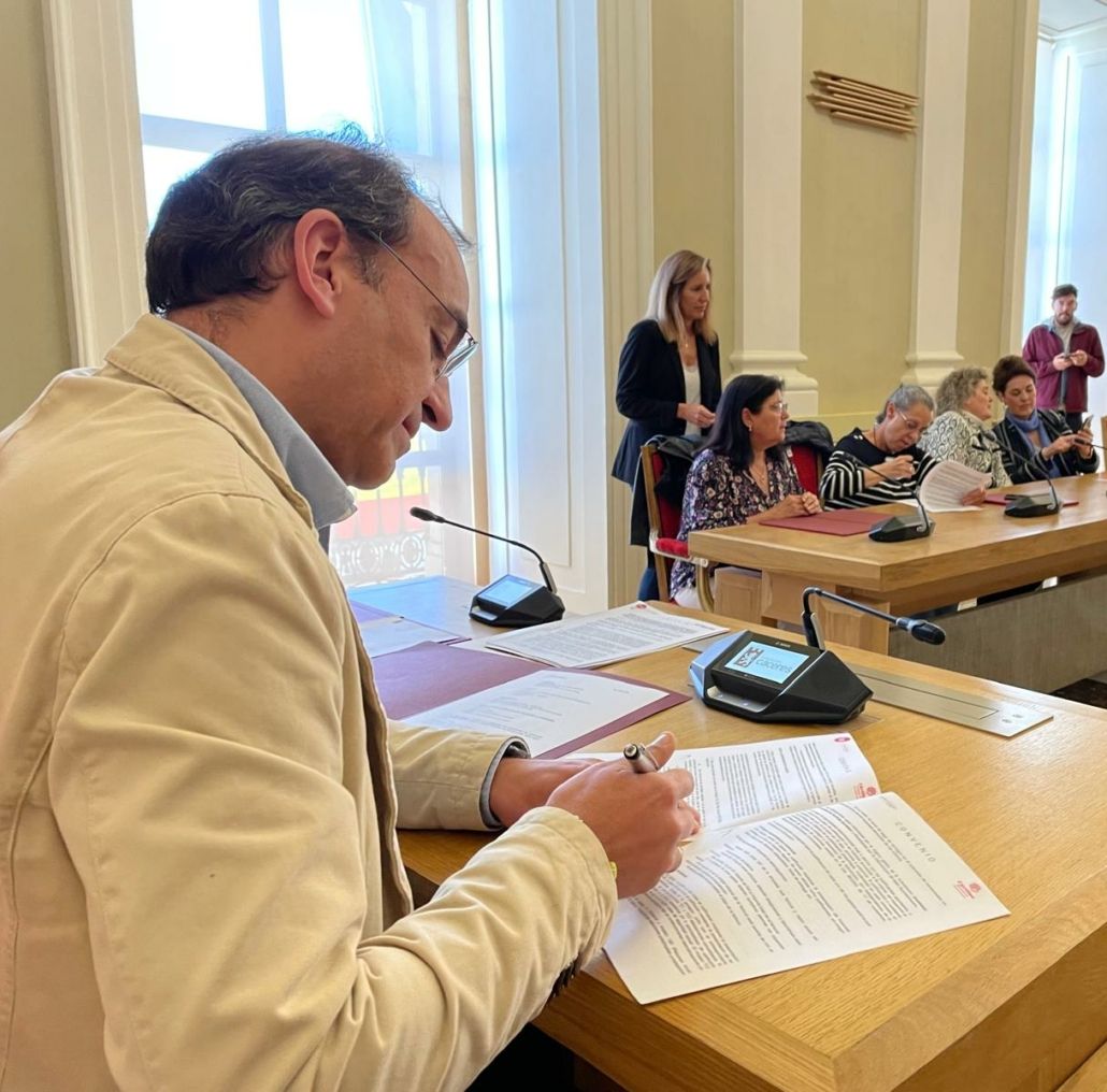 El Ayuntamiento de Cáceres firma varios convenios con entidades sociales de la ciudad