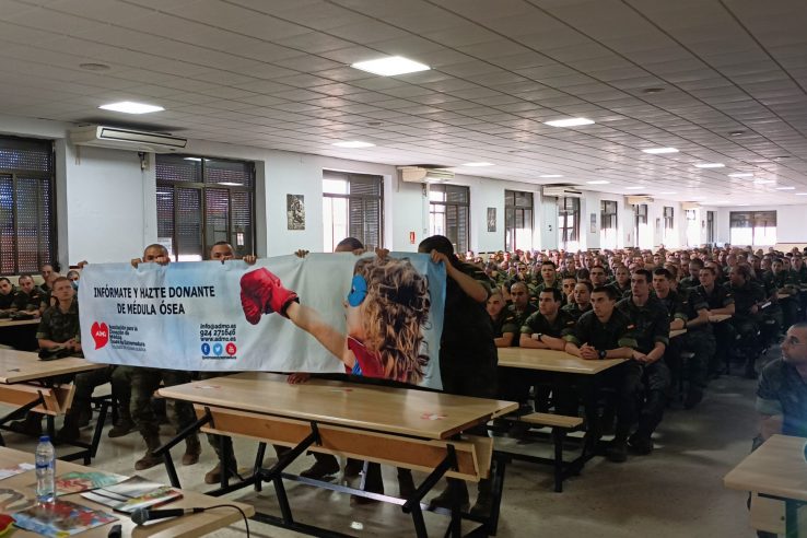 ADMO Extremadura promueve la donación de médula ósea en el ámbito castrense