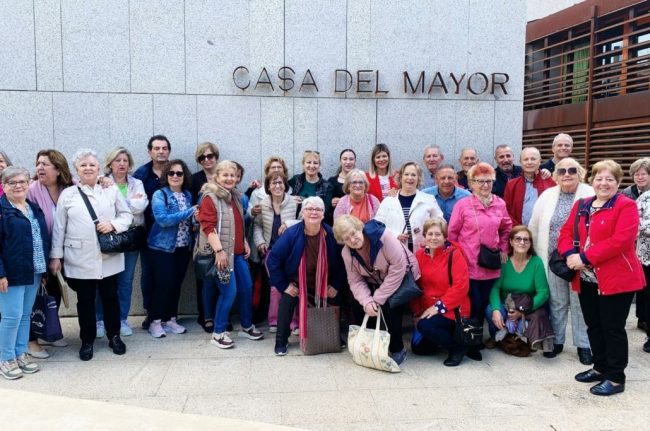 El Ayuntamiento de Cáceres renueva el mobiliario y el material de la Casa del Mayor
