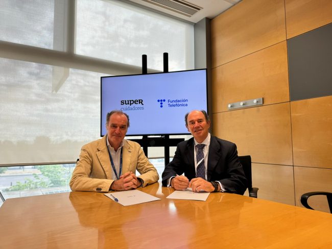 Fundación Telefónica y Supercuidadores impulsan las competencias digitales de cuidadores de personas mayores o con dependencia