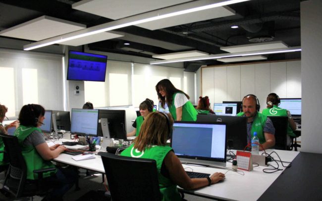 La Asociación Española Contra el Cáncer renueva su servicio de atención telefónica para pacientes y familiares