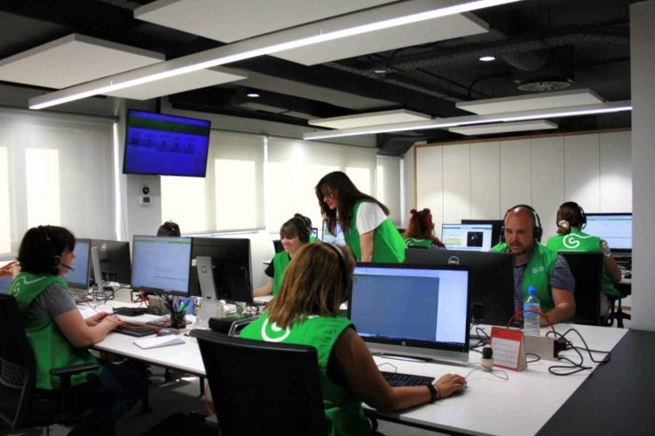 La Asociación Española Contra el Cáncer renueva su servicio de atención telefónica para pacientes y familiares