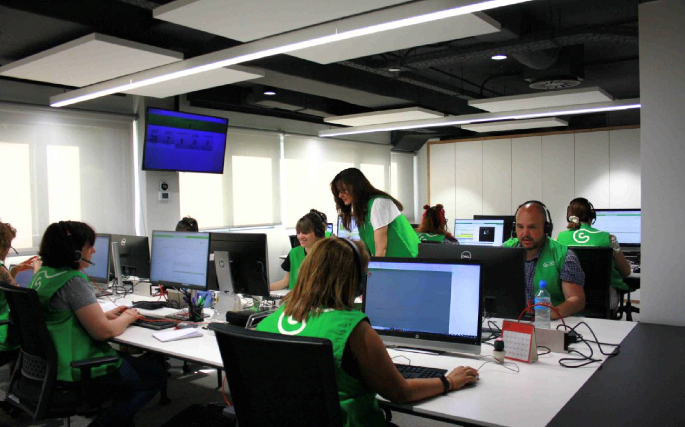 La Asociación Española Contra el Cáncer renueva su servicio de atención telefónica para pacientes y familiares