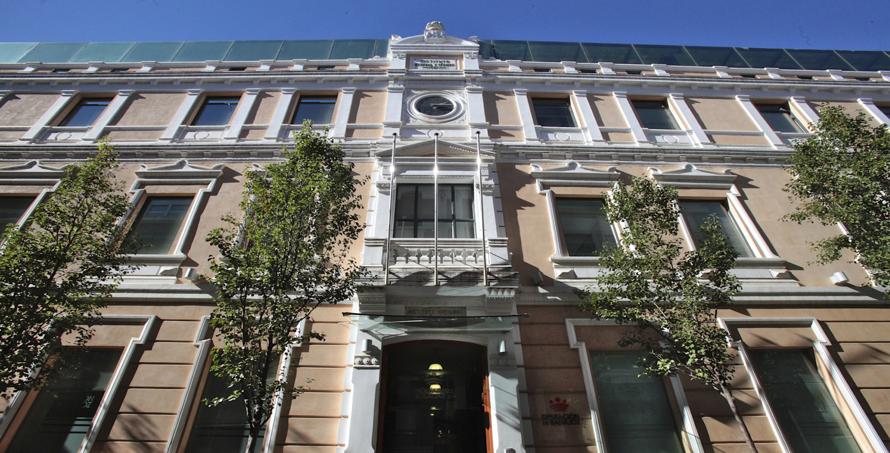 La Diputación de Badajoz dotará de señalética accesible el Palacio Provincial y la sede del Área de Tecnología y Digitalización