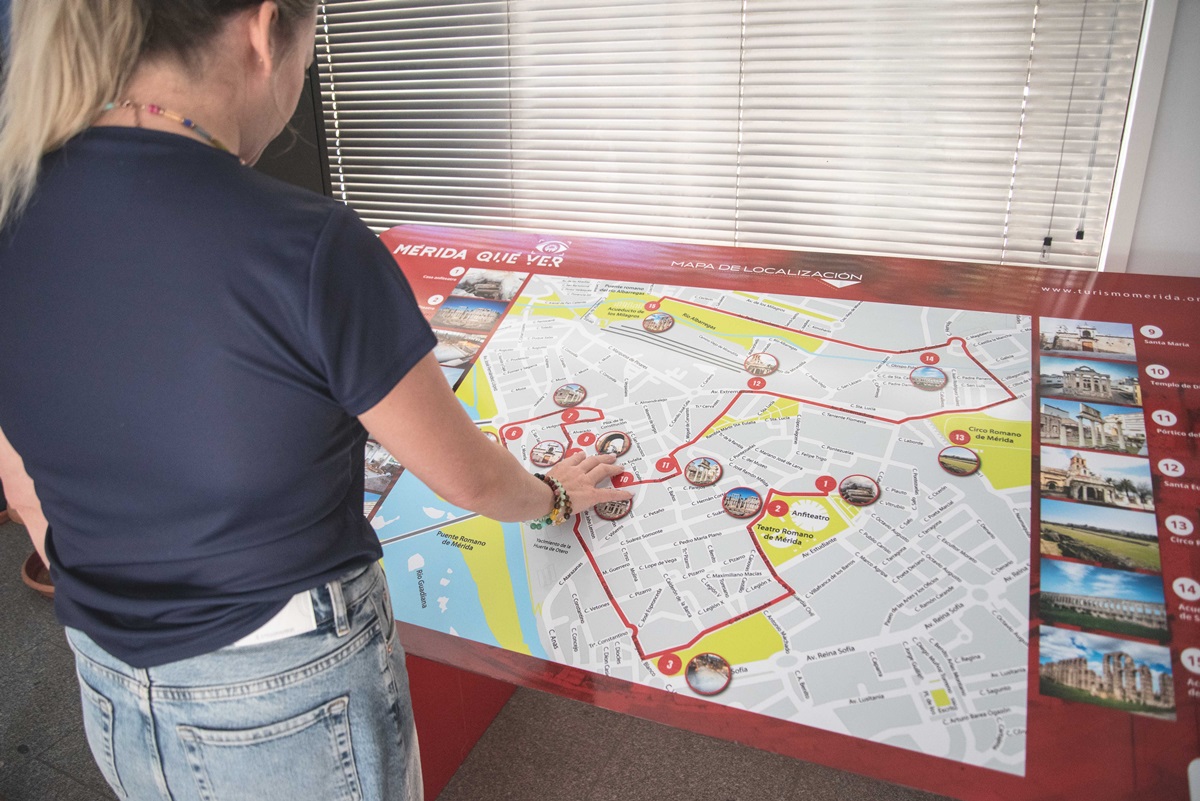 Las oficinas de turismo de Mérida cuenta con un plano táctil para personas con discapacidad visual