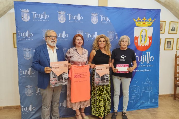 La Asociación Española Contra el Cáncer en Cáceres presenta su 'Circuito provincial de marchas rosas'