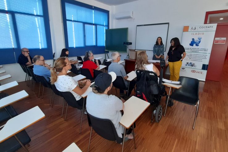 Cocemfe Cáceres está desarrollando una nueva edición del curso 'Servicios auxiliares administrativos y competencias en comunicación'