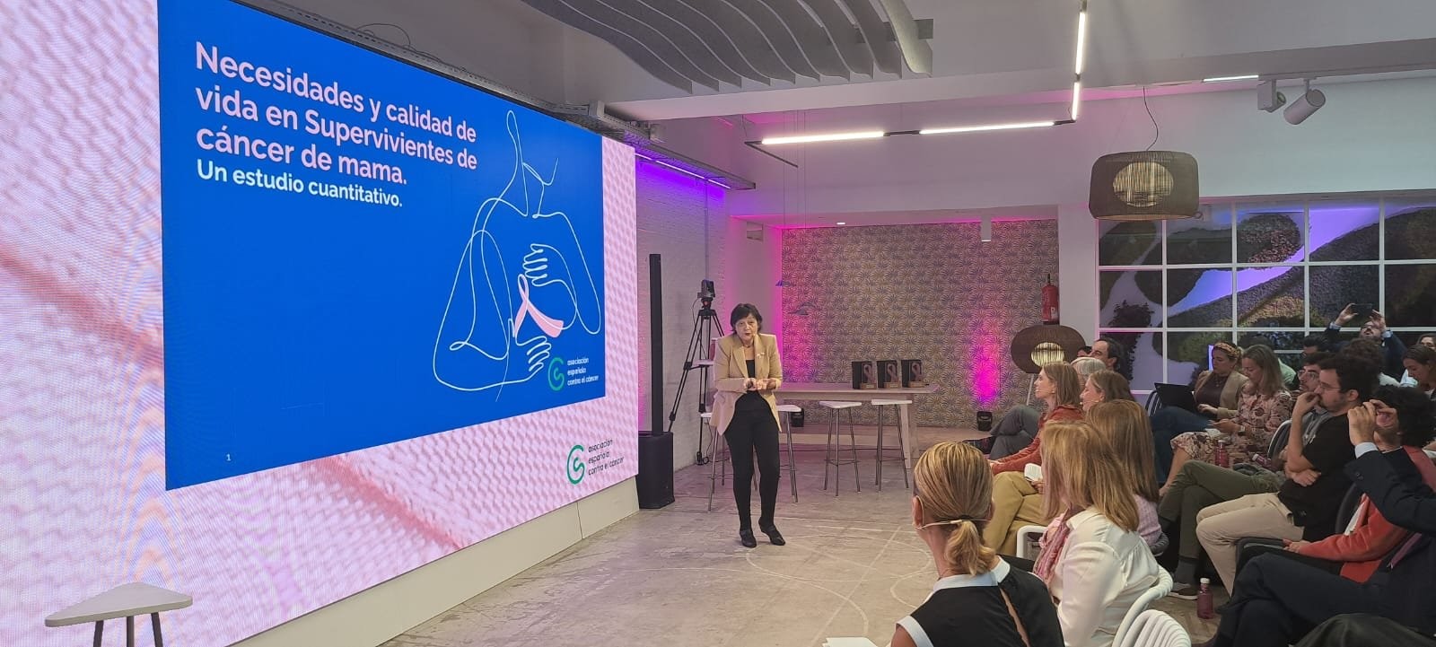 Un informe del Observatorio de Cáncer refleja que las supervivientes de cáncer de mama tienen más miedo al cáncer de un familiar que a su propia recaída