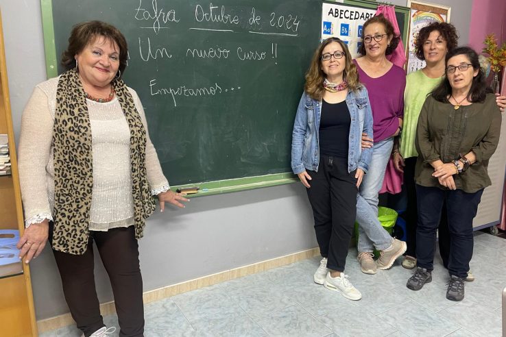 La asociación Zafra Solidaria lidera un programa de refuerzo escolar y atención psicológica