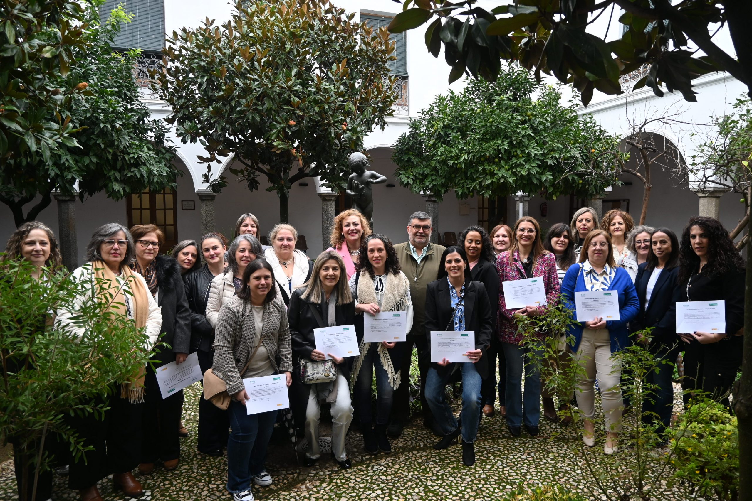 20241111_formacion_lossantos Concluye en Los Santos de Maimona la escuela profesional 'El piropo blanco II' sobre atención sociosanitaria a personas dependientes