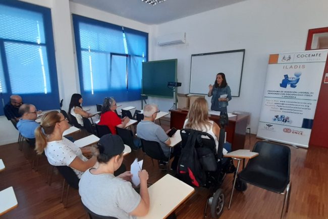 Cocemfe Cáceres forma a personas con discapacidad en servicios auxiliares administrativos y comunicación