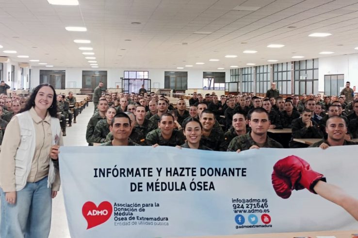 ADMO Extremadura informa a los soldados del Cefot de Cáceres sobre la donación de médula