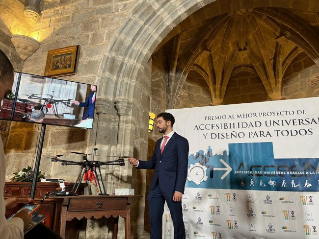 El Premio Accesing 2024 reconoce un proyecto de sistema de limpieza de fachadas mediante drones