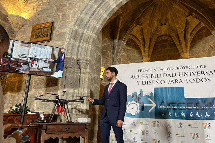 El Premio Accesing 2024 reconoce un proyecto de sistema de limpieza de fachadas mediante drones