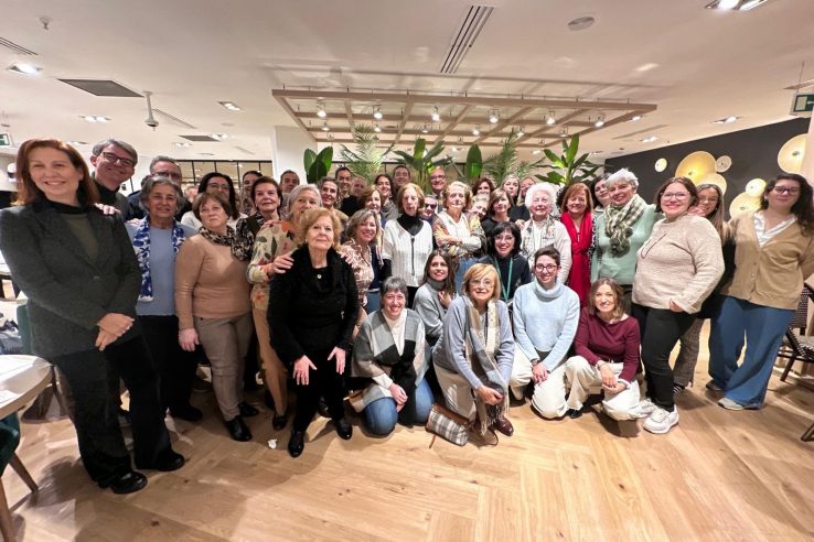 La Asociación Española Contra el Cáncer en Badajoz reconoce la labor de su voluntariado