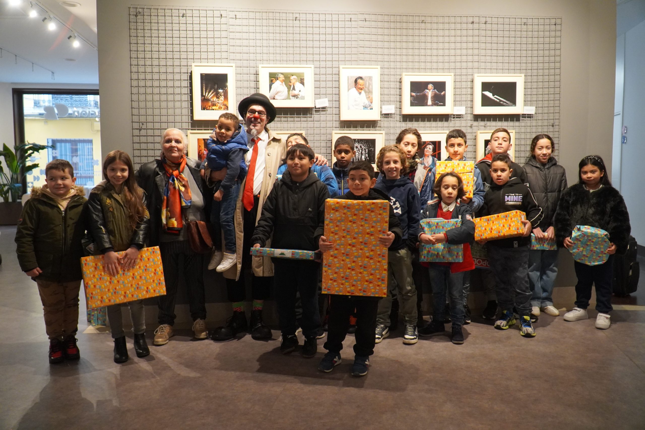 Más de 70 niños en riesgo de exclusión reciben su regalo de Reyes en Badajoz con la colaboración de Fundación CB