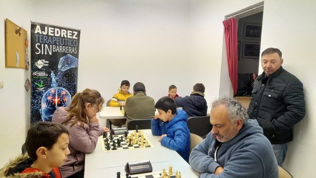 El Club Ajedrez Ajoblanco celebra un torneo en Badajoz en el marco del programa 'Ajedrez sin barreras'
