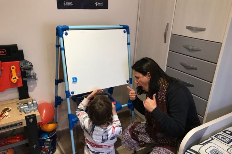 La Confederación Estatal de Personas Sordas celebra que se garantice la atención temprana a menores