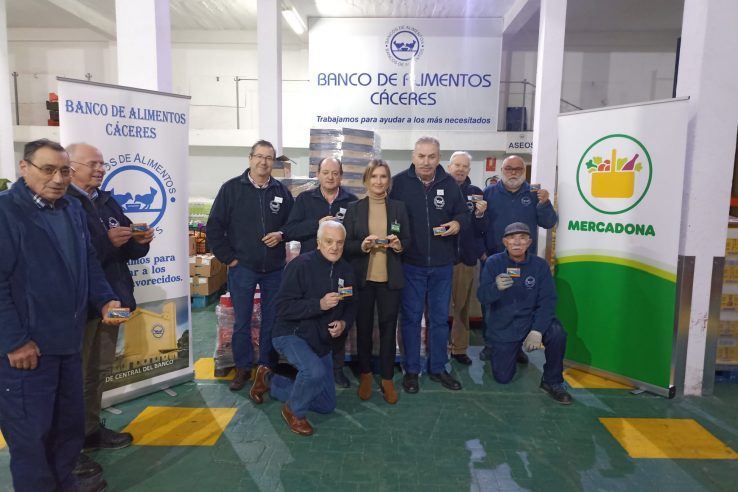 Mercadona entrega tres toneladas de comida al Banco de Alimentos de Cáceres