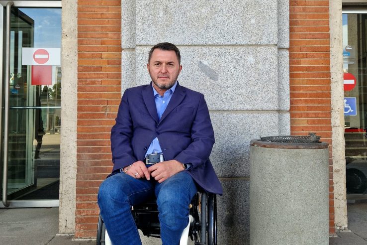 Impulsa Igualdad denuncia al Ministerio de Transportes por no vigilar que existan suficientes taxis accesibles