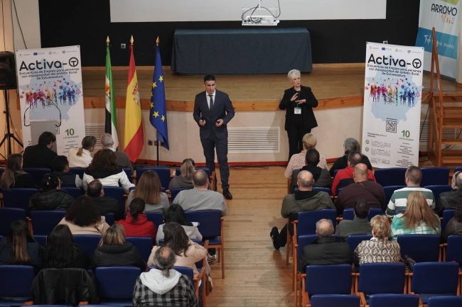 El programa 'ActivaT' llega a Arroyo de la Luz para fomentar el empleo y ofrecer formación y recursos