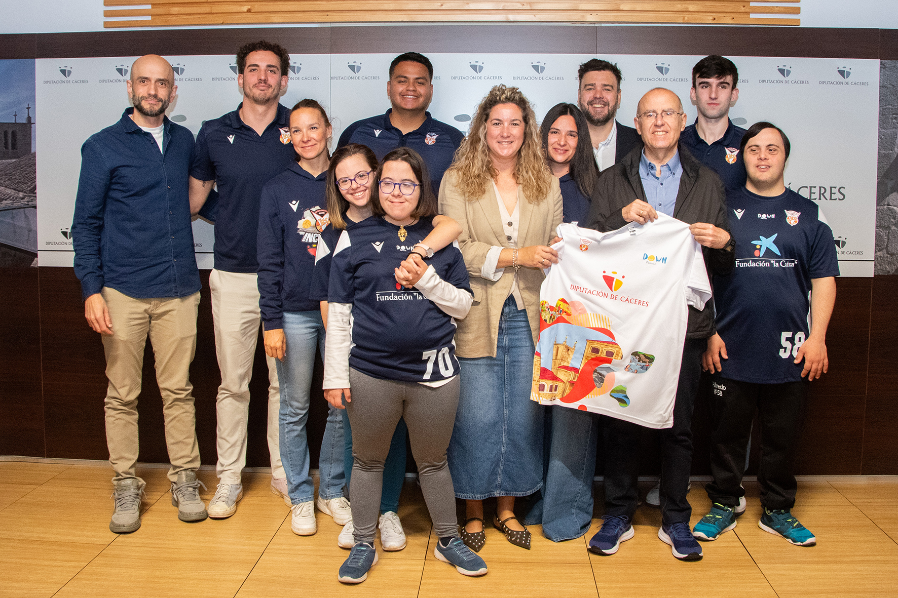 La Diputación de Cáceres respalda al equipo inclusivo de baloncesto del Sagrado Corazón en su cita en los Mixed Abilities Games 2025