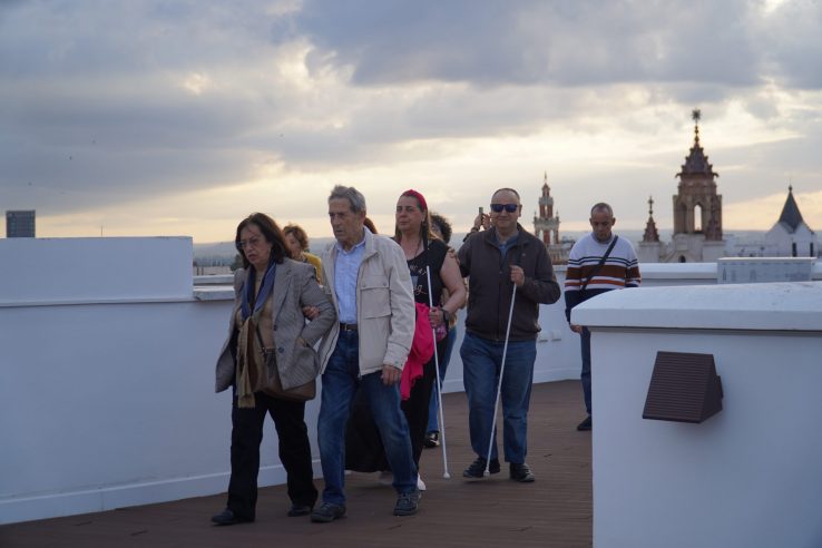Fundación CB organiza una visita guiada inclusiva por el Casco Antiguo de Badajoz