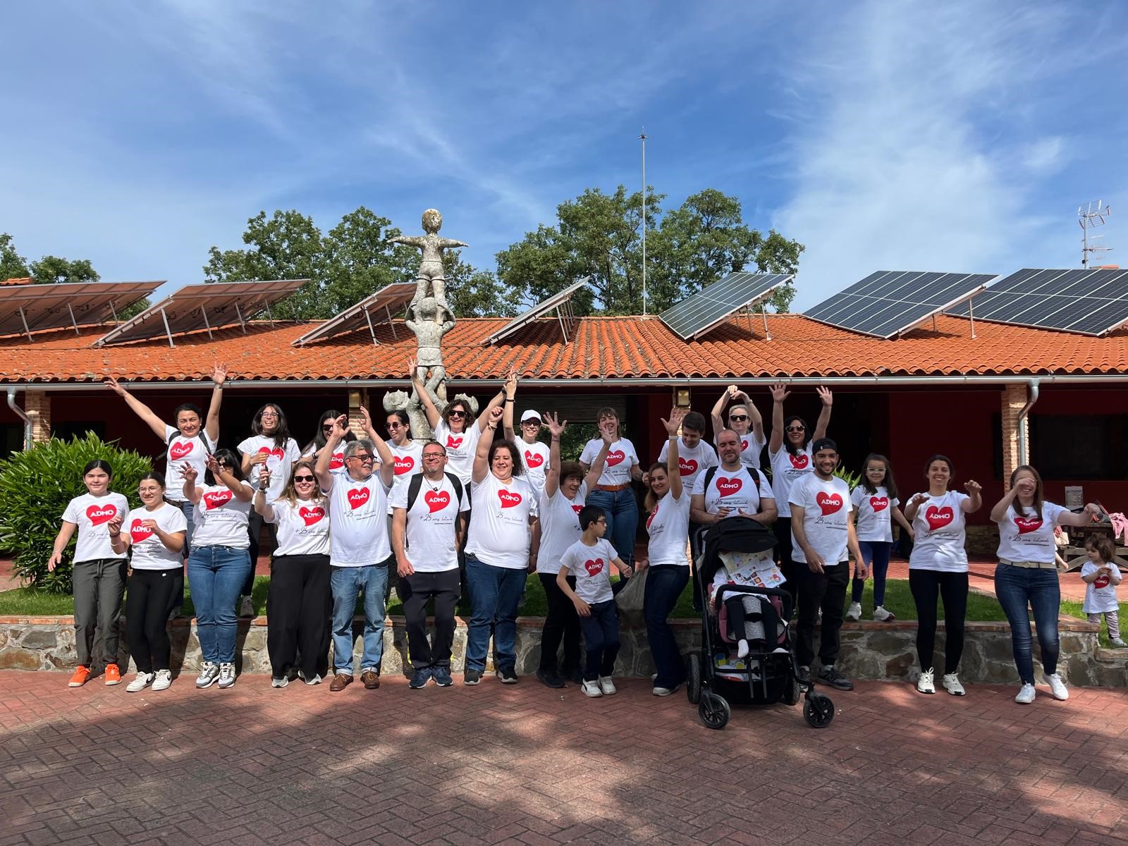 La Asociación para la Donación de Médula Ósea reúne a familias de pacientes infantiles y juveniles en Hervás