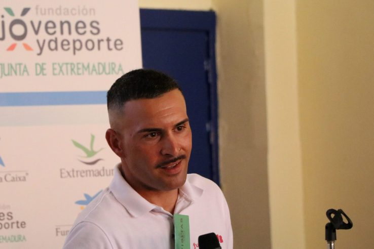 El ciclista Rubén Tanco imparte una charla motivacional a internos del Centro Penitenciario de Badajoz