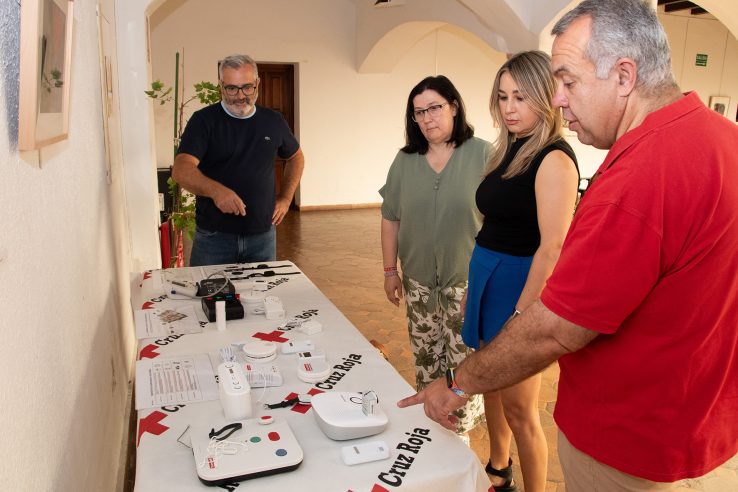 Más de 2.500 personas son beneficiarias del servicio de teleasistencia personalizada de la Diputación de Cáceres