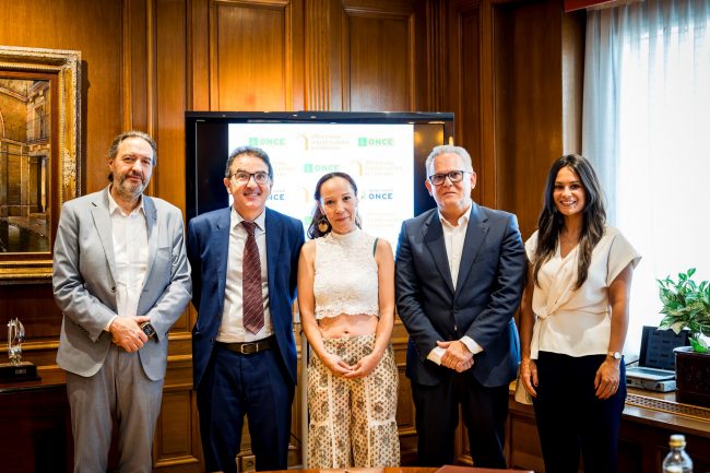 La ONCE y el Festival de Teatro Clásico de Alcántara seguirán promoviendo la cultura para todas las personas