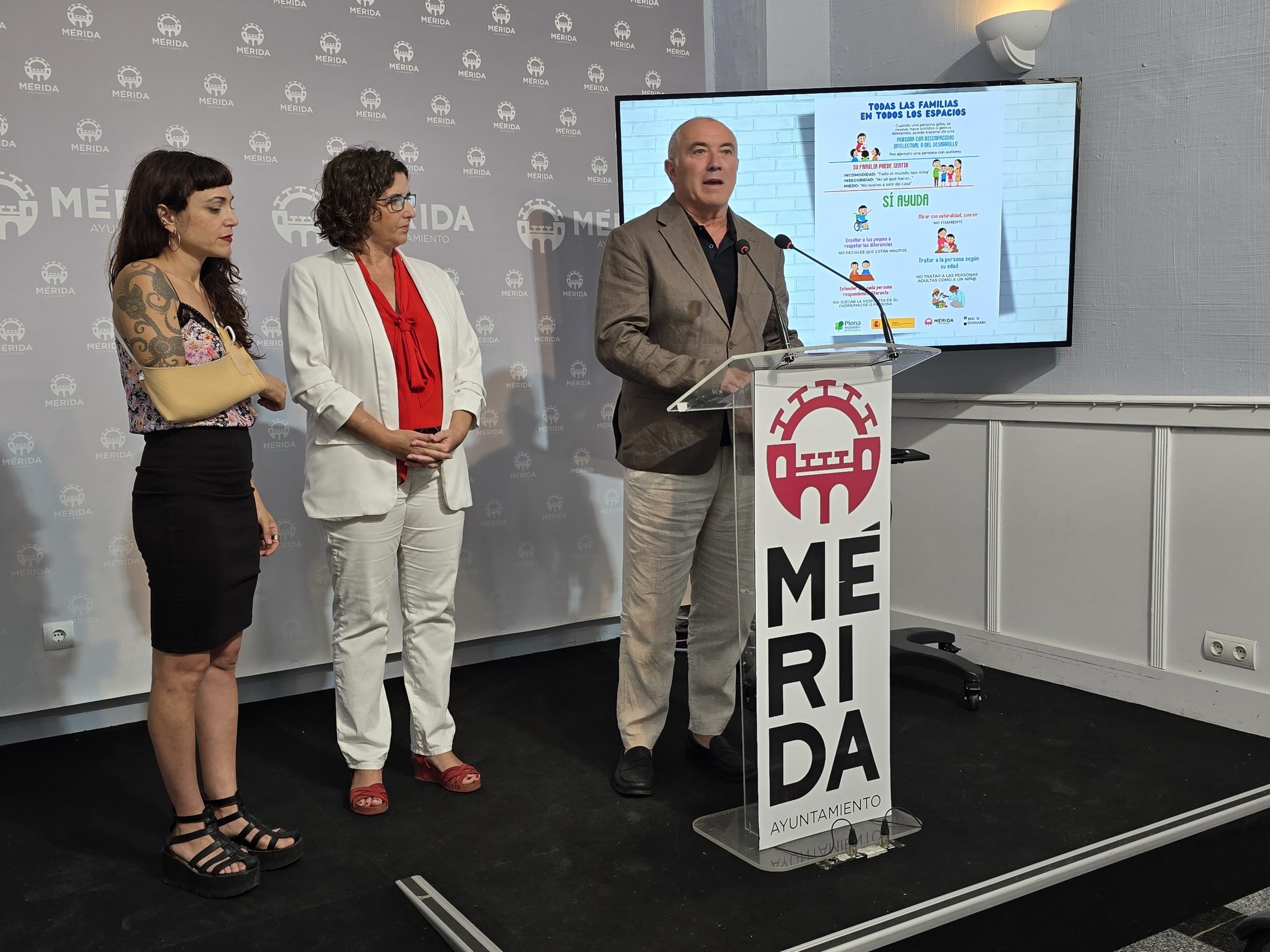 20250801_discapacidad_merida1 Plena inclusión Extremadura y el Ayuntamiento de Mérida promueven una convivencia inclusiva con las personas con discapacidad