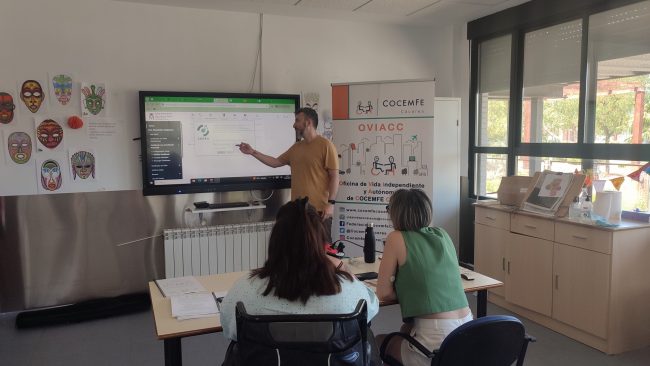 Cocemfe Cáceres promueve la autonomía de las personas con discapacidad a través de la Oficina de Vida Independiente y Autónoma