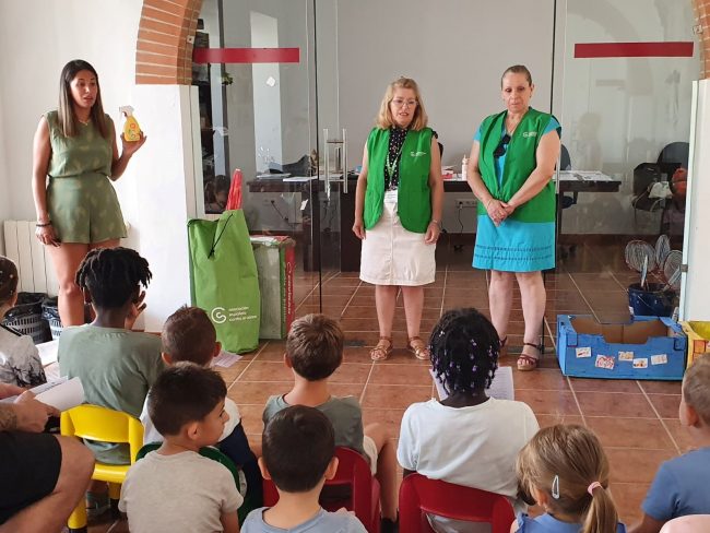 La Asociación Española contra el Cáncer conciencia a los más pequeños sobre los riesgos de la exposición al sol