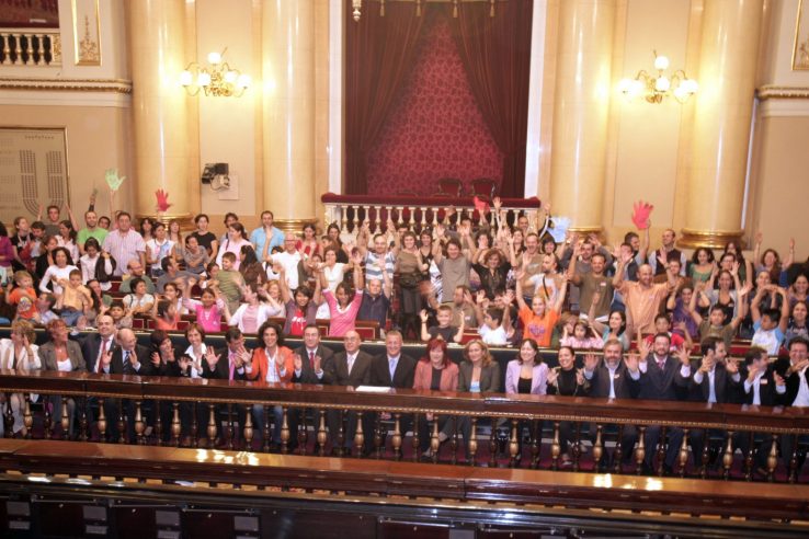 La Confederación Estatal de Personas Sordas recuerda el trabajo por hacer en el XVIII Aniversario de la ley que reconoce las lenguas de signos en España