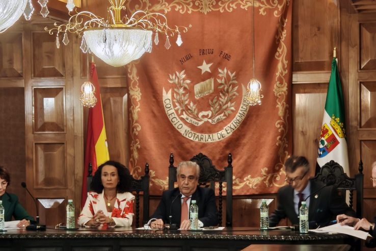 La sede del Colegio Notarial de Extremadura acoge la constitución del Foro de Discapacidad de la región