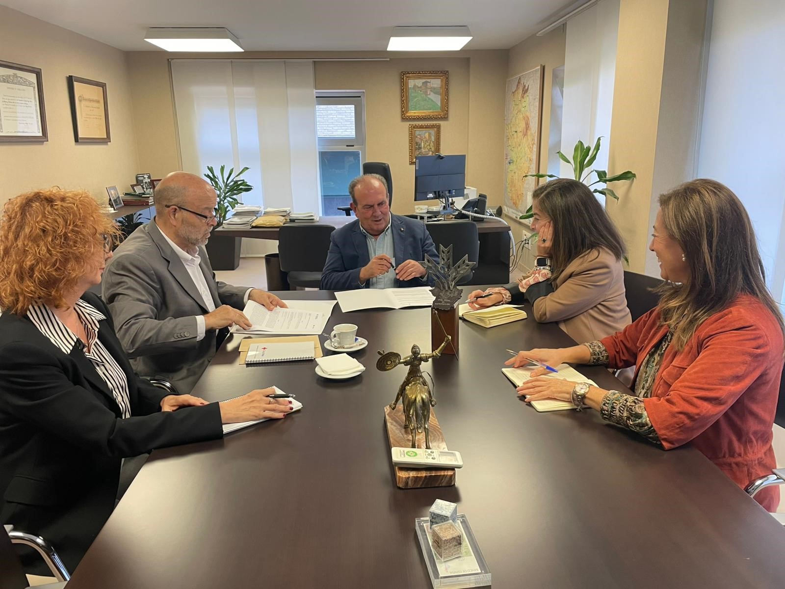 20251108_convenio_cajarural Caja Rural de Extremadura refuerza su compromiso solidario con Cruz Roja