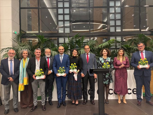 La Asociación Española Contra el Cáncer entrega los Premios AECC Cáceres 2025