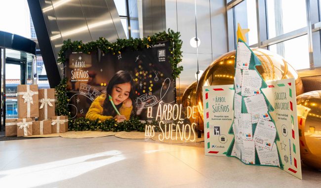 'El árbol de los sueños' de CaixaBank cumplirá los deseos navideños de 567 niños en situación de vulnerabilidad