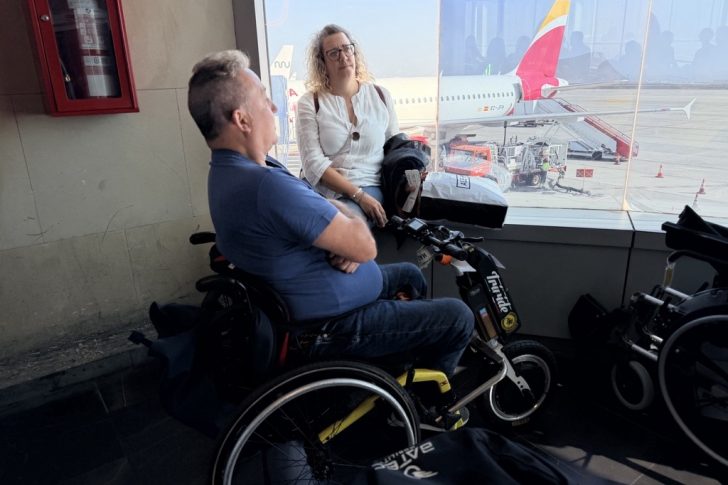 20251211_turismo_impulsa Impulsa igualdad denuncia el trato discriminatorio en vuelos que sufren los usuarios de sillas de ruedas