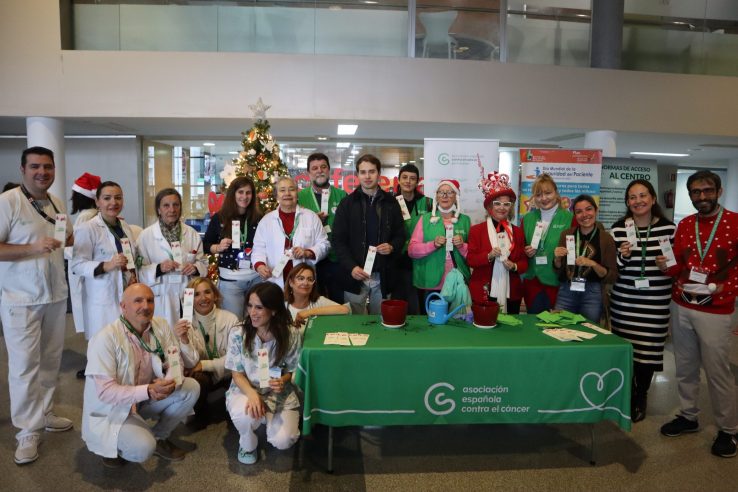 La Asociación Española Contra el Cáncer siembra Cáceres de esperanza