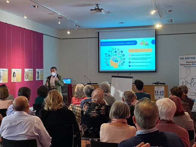 La Asociación Oncológica Extremeña dotará de nuevo equipamiento a sus sedes con el apoyo de Fundación ONCE y Cocemfe