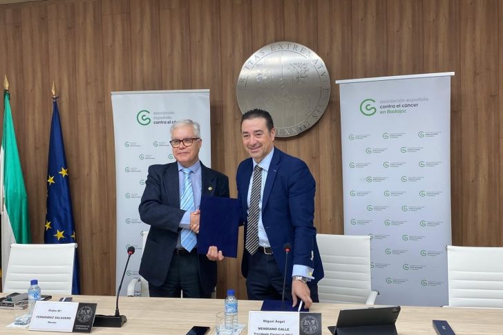 La Asociación Española Contra el Cáncer y la Universidad de Extremadura impulsan el voluntariado universitario contra el cáncer