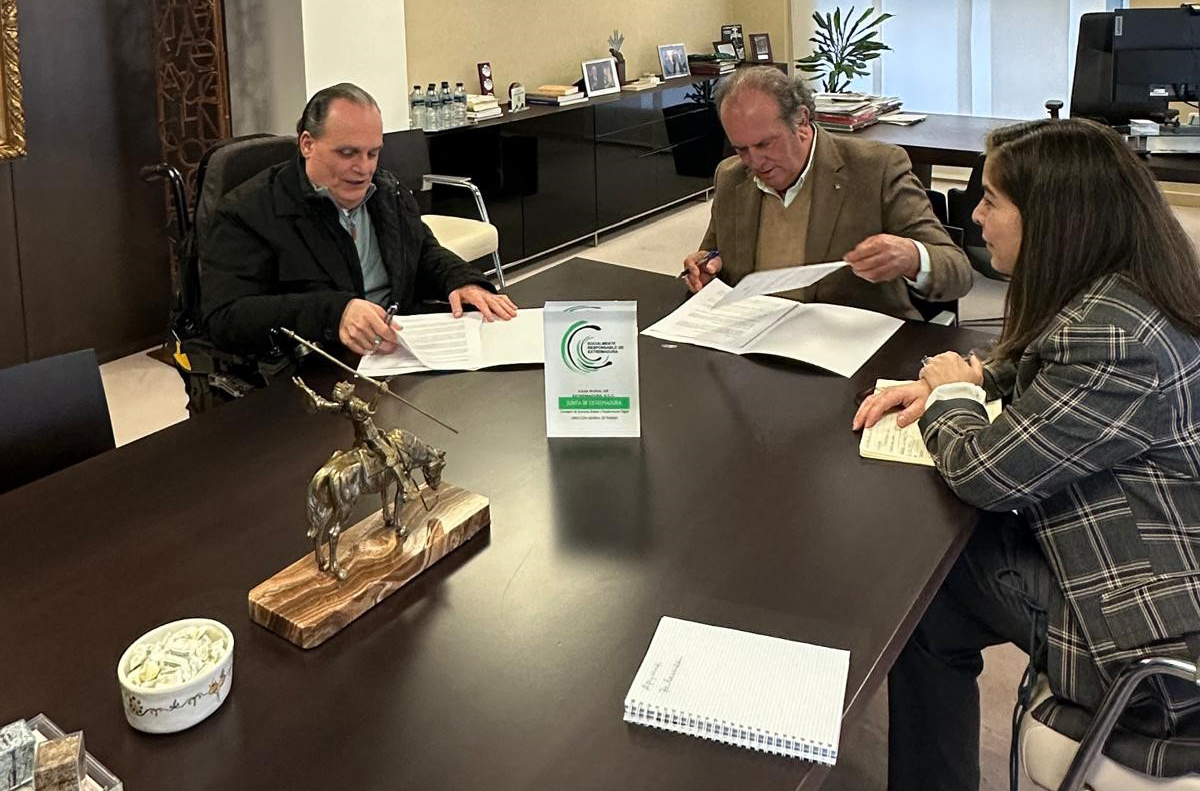 Caja Rural de Extremadura renueva su colaboración con Fundación Primera Fila