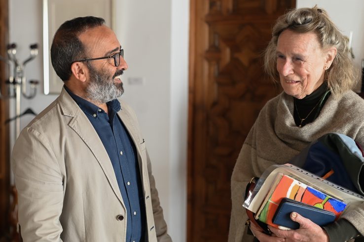 La escultora Lucia Beijlsmit promueve un proyecto artístico dirigido a personas ciegas