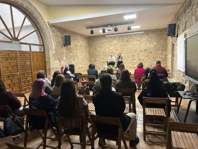 La Diputación de Cáceres impulsa un nuevo modelo de atención en residencias municipales